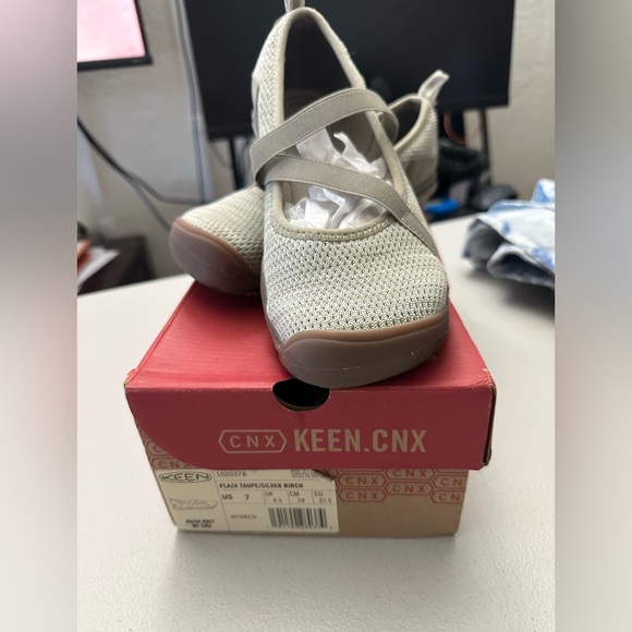 Keen - Picture 1 of 5